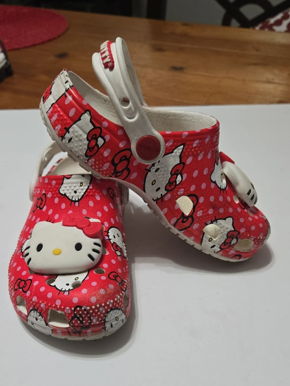 Hello Kitty Crocs Toddler Red Classic Clog C11 Polka Dots Big Hello Kitty Charm